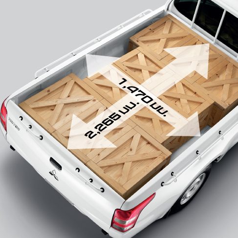 กระบะท้ายใหญ่ ผนังกระบะแบบสองชั้น เพื่อติดตั้งรั้วกระบะอย่างมั่นคงและแข็งแรง ซุ้มล้อขนาดเล็กได้เพิ่มพื้นที่บรรทุกสินค้า ได้มากเป็นพิเศษ คุ้มค่าทุกการเดินทางและงานบรรทุก