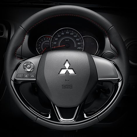 พวงมาลัยหุ้มหนังตกแต่งด้ายสีแดง