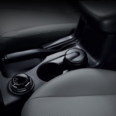 คอนโซลกลางพร้อมที่วางแก้ว คอนโซลกลางพร้อมที่วางแก้ว และกล่องเก็บของมีฝาปิด