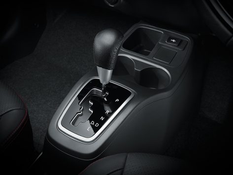 หัวเกียร์หุ้มหนัง (เฉพาะรุ่น GLS-LTD)