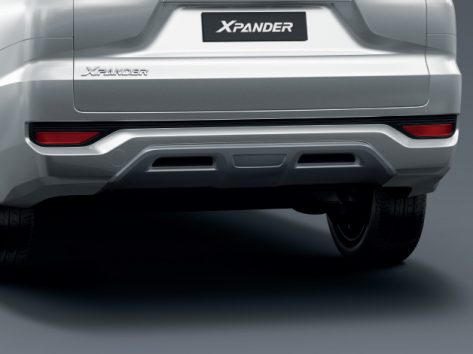 กันชนท้าย พร้อมแผ่นสะท้อนแสง