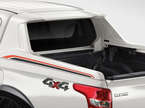 สไตลิ่งบาร์ *(มีเฉพาะรุ่น Double Cab Plus)