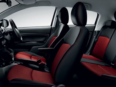 เบาะผ้าดีไซน์สปอร์ตทูโทน สีแดง-ดำ พร้อมเดินด้ายแดง