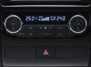 Dual -Zone Automatic Air Conditioning ระบบปรับอากาศอัตโนมัติ แบบแยกปรับอุณหภูมิ ซ้าย - ขวา