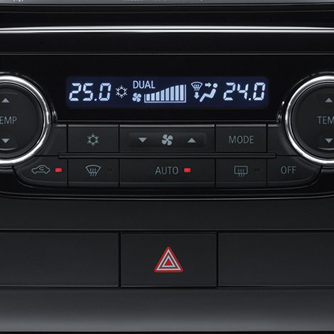 Dual -Zone Automatic Air Conditioning ระบบปรับอากาศอัตโนมัติ แบบแยกปรับอุณหภูมิ ซ้าย - ขวา