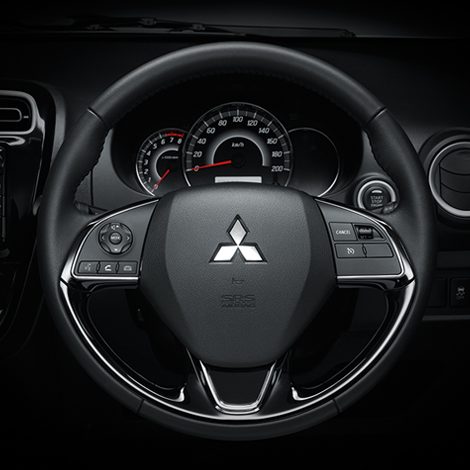 พวงมาลัยหุ้มหนังและตกแต่งวัสดุ แบบเปียโนแบล็ค