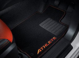 พรมปูพื้น พร้อมสัญลักษณ์ ATHLETE ตกแต่งด้วยด้ายสีส้ม