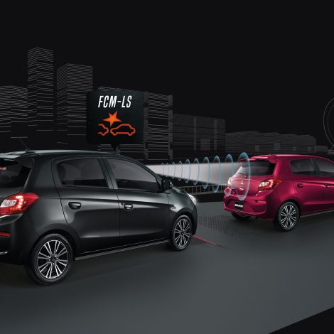 ระบบเตือนการชนด้านหน้าตรง พร้อมระบบช่วยชะลอความเร็ว (ที่ความเร็วต่ำ)