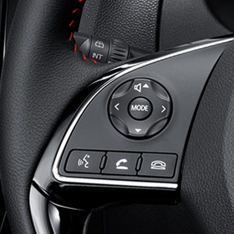 สวิตช์ควบคุมที่พวงมาลัย ควบคุมเครื่องเสียง การสั่งงานด้วยเสียงและปุ่มรับสาย-วางสายโทรศัพท์ ใช้งานง่ายเพียงปลายนิ้ว ให้คุณควบคุมอุปกรณ์ได้โดยไม่ต้องละมือจากพวงมาลัย และละสายตาจากถนน