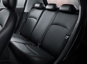 เข็มขัดนิรภัยเบาะหลังแบบ 3 จุด 3 ตำแหน่ง และจุดยึดเบาะเด็ก ISOFIX