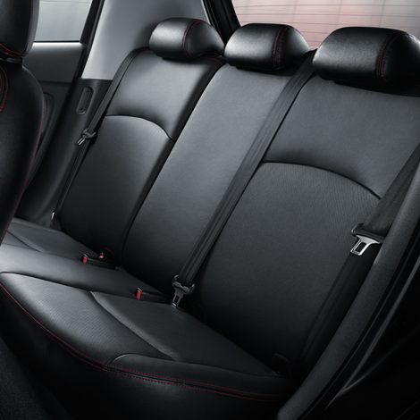 เข็มขัดนิรภัยเบาะหลังแบบ 3 จุด 3 ตำแหน่ง และจุดยึดเบาะเด็ก ISOFIX