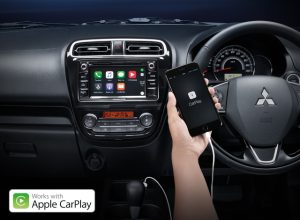 ระบบ Apple CarPlay ชาญฉลาดและปลอดภัยกว่า เพียงเชื่อมต่อ iPhone ในรถยนต์มิตซูบิชิ แอททราจ สามารถรับสายโทรเข้า-โทรออก และรับ-ส่งข้อความ พร้อมฟังเพลง ได้อย่างง่ายดาย (เฉพาะรุ่น GLS-LTD) *Apple CarPlay เป็นลิขสิทธิ์ของ Apple Inc. จดทะเบียนในประเทศสหรัฐอเมริกา และ ประเทศอื่นๆ