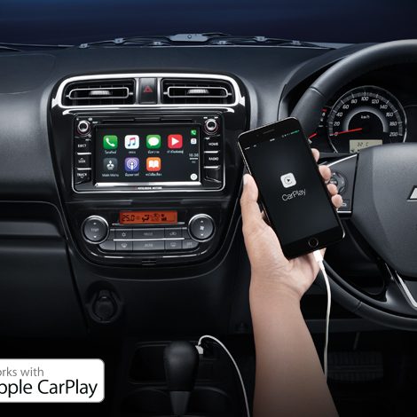 ระบบ Apple CarPlay ชาญฉลาดและปลอดภัยกว่า เพียงเชื่อมต่อ iPhone ในรถยนต์มิตซูบิชิ แอททราจ สามารถรับสายโทรเข้า-โทรออก และรับ-ส่งข้อความ พร้อมฟังเพลง ได้อย่างง่ายดาย (เฉพาะรุ่น GLS-LTD) *Apple CarPlay เป็นลิขสิทธิ์ของ Apple Inc. จดทะเบียนในประเทศสหรัฐอเมริกา และ ประเทศอื่นๆ