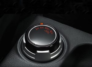 โหมดขับเคลื่อน 4 ล้อ Super Select 4WD II ด้วยระบบไฟฟ้า สะดวกด้วยสวิตช์การปรับโหมดขับขี่จาก 2 ล้อ เป็น 4 ล้อ ได้อย่างสะดวกและแม่นยำ