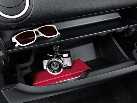 ช่องเก็บของบริเวณคอนโซลหน้า