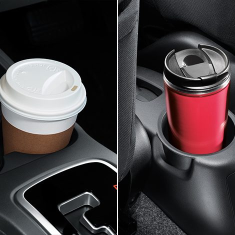 ที่วางแก้วน้ำบริเวณคอนโซลกลาง 3 ตำแหน่ง